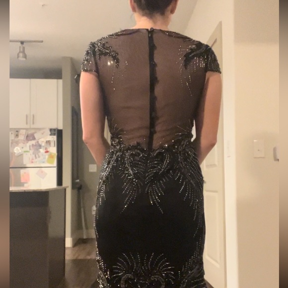 Black Dramatic Gown with Mesh - Picture 4 of 4